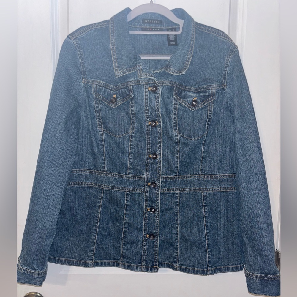 Axcess a Liz Claiborne company 1X denim Jean jacket. Plus size, EUC